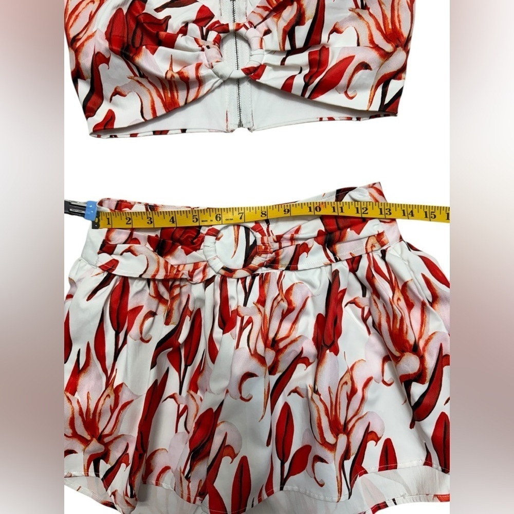 Fashion Nova.   Red and White Floral Set - Picture 5 of 10
